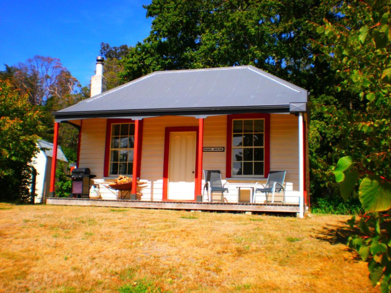 India House & Ica Whare In Whareama, Nr Riversdale Beach Exterior photo
